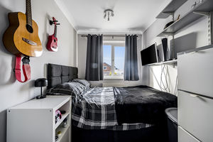 Photo 13- click for photo gallery